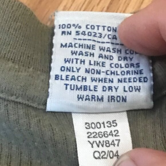 Old Navy Mens T-Shirt Bundle Size Lrg Gray and Khaki 100% Cotton V-Neck Set of 2 - Picture 10 of 10